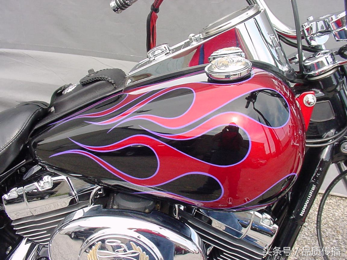 包豪斯和荣汉斯,包豪斯设计风格腕表