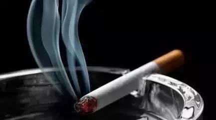 以为躲阳台抽烟就没事？原来三手烟更恐怖！为了家人必看