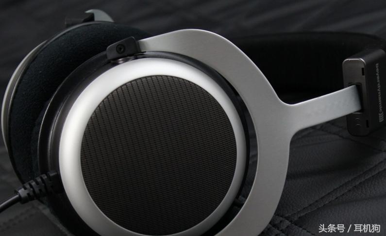 拜亚动力dt770pro和铁三角m50x哪个好,拜亚动力耳机听歌哪一款好用