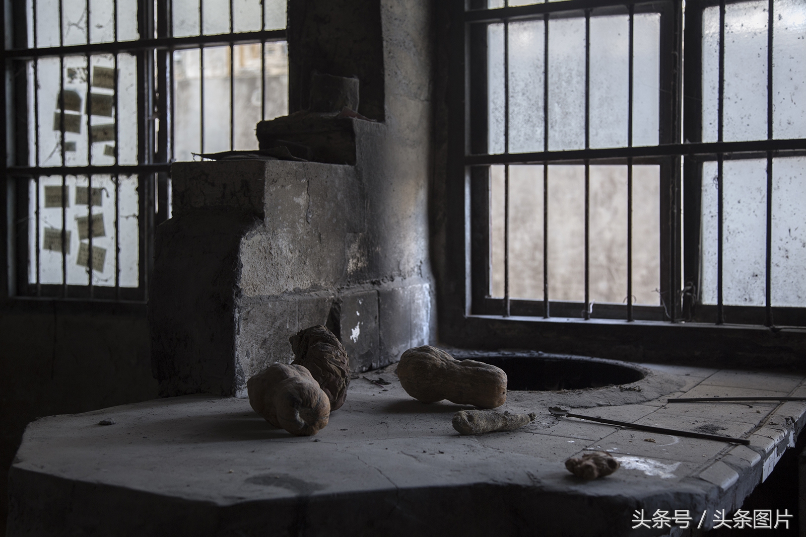 归来的*亡流**:留学法国的温州姑娘拍下了她寻不回的故乡