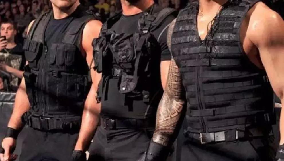 wwe最帅服装,罗曼雷恩斯不穿防弹衣