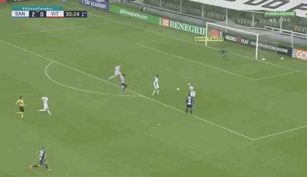 桑托斯内马尔巴甲,18岁妖星上演帽子戏法