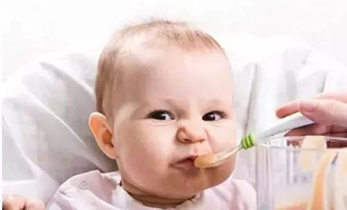 五个宝宝辅食怎么添加,五个月宝宝每周加一次辅食