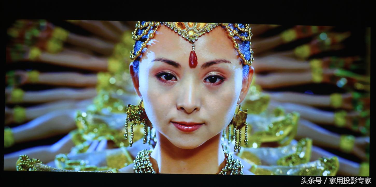 明基2k旗舰投影机,千元投影对比明基