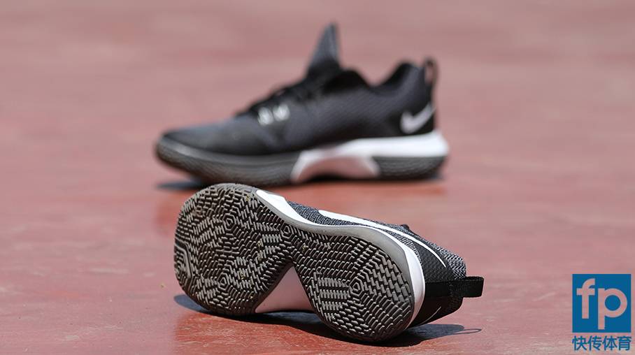 nikezoomlive2鏄腑甯悧,nikezoomliveii閲嶉噺