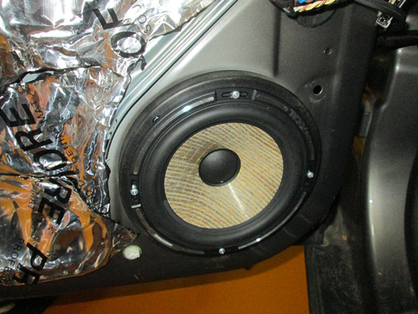 斯柯达明锐只因更好享受车内音乐汽车音响改装升级潍坊成功音响