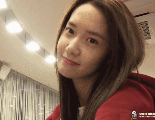 全裸出道的“龙妈”，身高157cm为啥能成为全球最性感女星？！