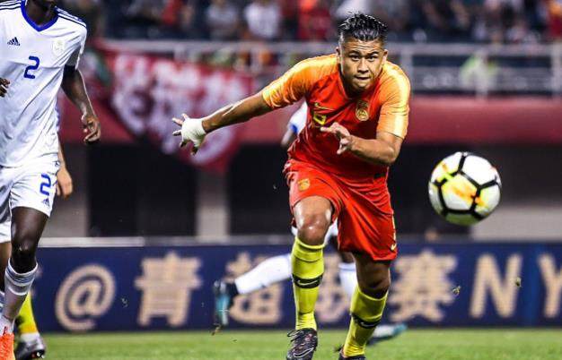 张玉宁破门领先申花,张玉宁破门国足热身赛