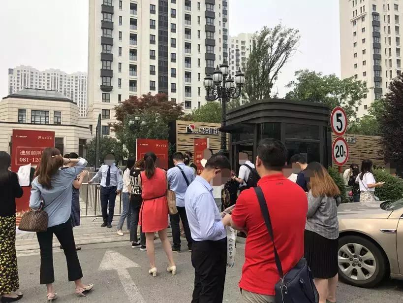 河西一开盘，各路大神全出动：拓客、观摩……还有号称有号的