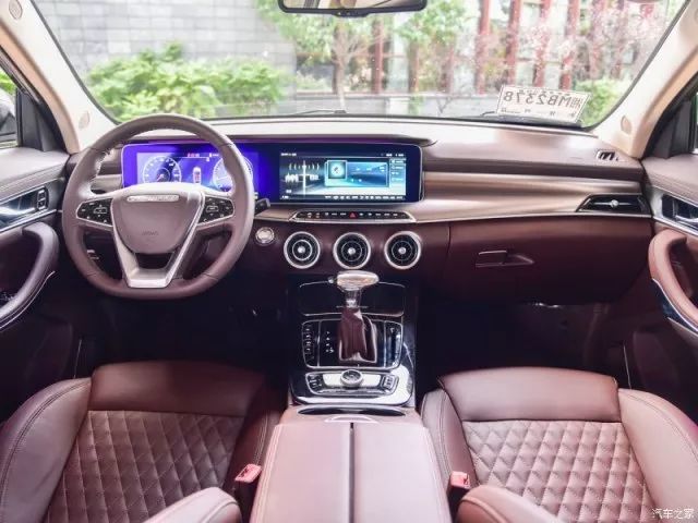 只要20万！“*博兰**基尼SUV”开回家，全村人都围观！