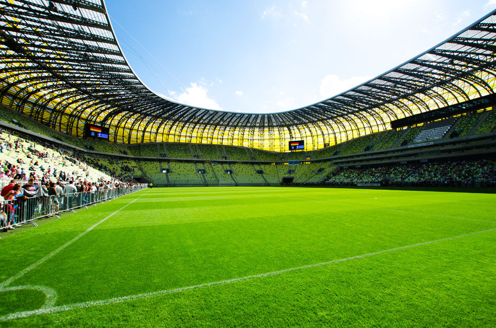 荷兰vs波兰什么球场,欧洲国家足球厉害吗