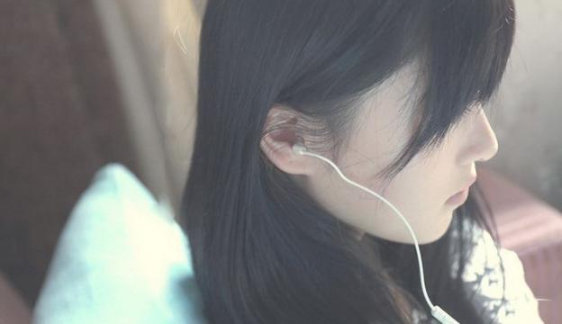 长时间戴耳机可能造成听力损伤,长期佩戴耳机真的会导致耳聋吗