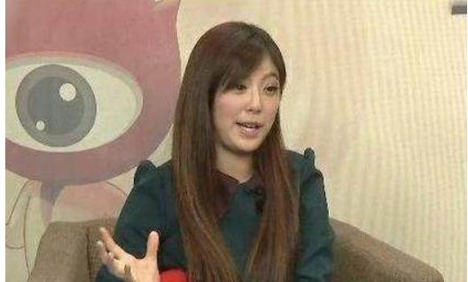 16岁赚钱养家，24岁凭一剧囊获20亿票房，今胖到毁三观了？