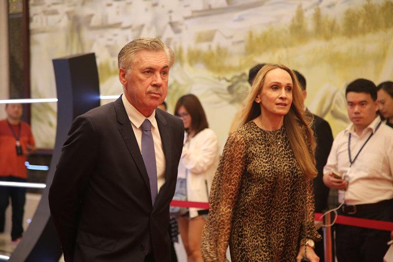 贝克汉姆点燃世界足球峰会，五大巨星在蚌埠预测世界杯