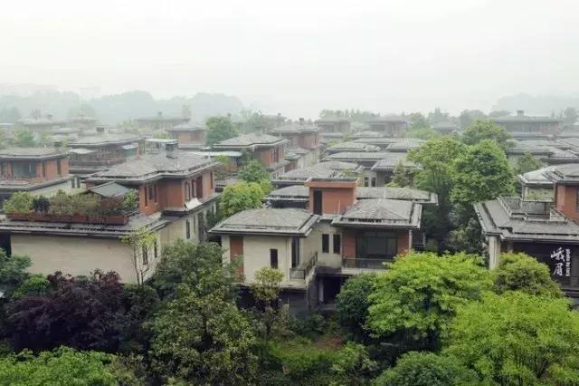 带着女生去峨眉山,带着女友穷游