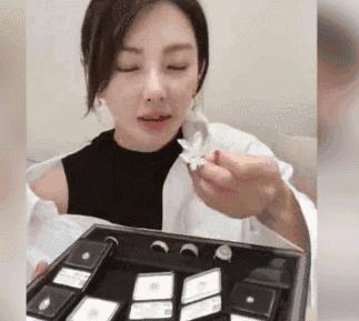 阿娇蜜月后甜晒大钻戒,阿娇钻戒和张馨予钻戒