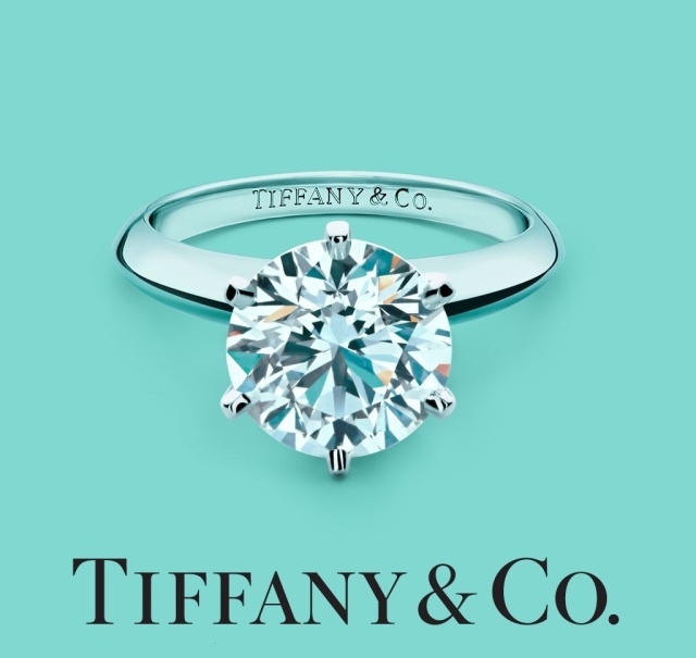 阿娇蜜月后甜晒大钻戒,阿娇钻戒和张馨予钻戒