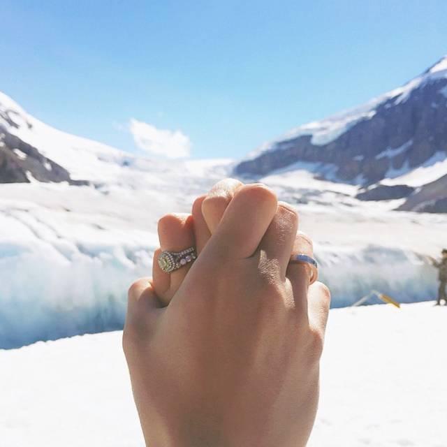 阿娇蜜月后甜晒大钻戒,阿娇钻戒和张馨予钻戒