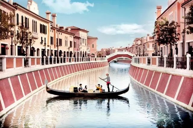 又能看表演又能买买买的意大利式夏日狂欢？不出国门就能去！