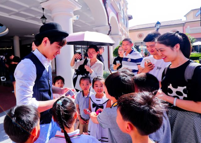 又能看表演又能买买买的意大利式夏日狂欢？不出国门就能去！