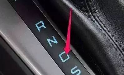 自动挡的车打不着火该怎么办,自动挡的车打不着火可以推开吗