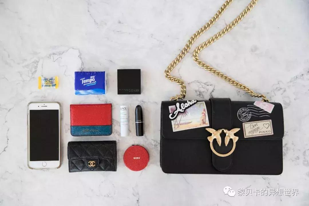 她们买了不少包，但天天背的还是这几个