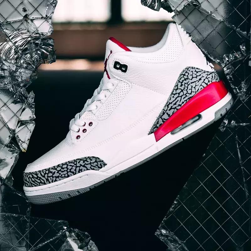 上个月发售的19双人气球鞋中，哪些的价格还没起飞？