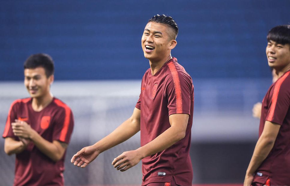 中国梅西给出最好榜样，张玉宁已接近荒废，却仍然拒绝回国踢球