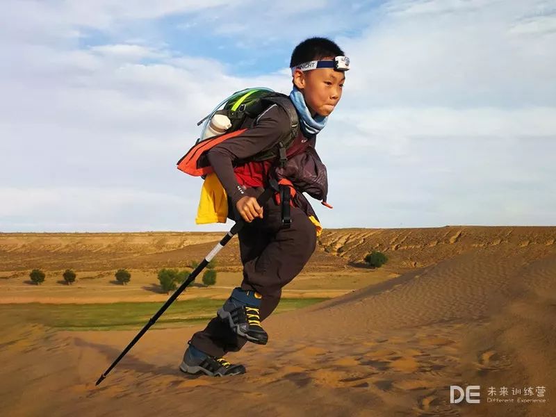 108名5年级孩子沙漠特训与一所体制内学校的破壳——红英小学