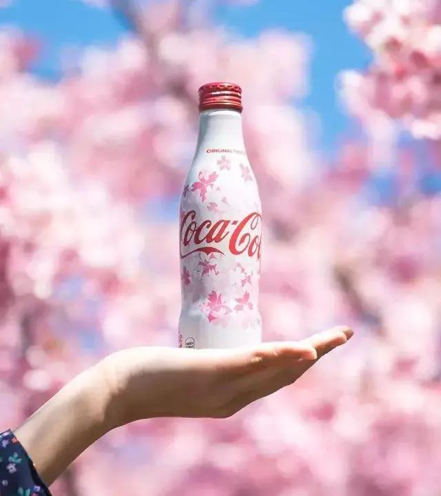 日本可口可乐樱花味,试喝日本樱花味可乐