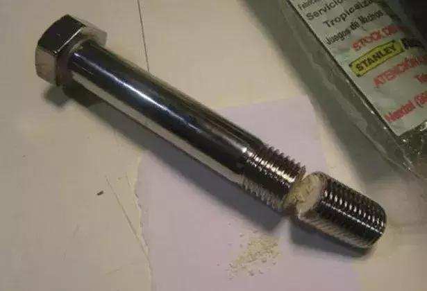 可笑又可怕，为了运毒，他们连小丁丁都不放过