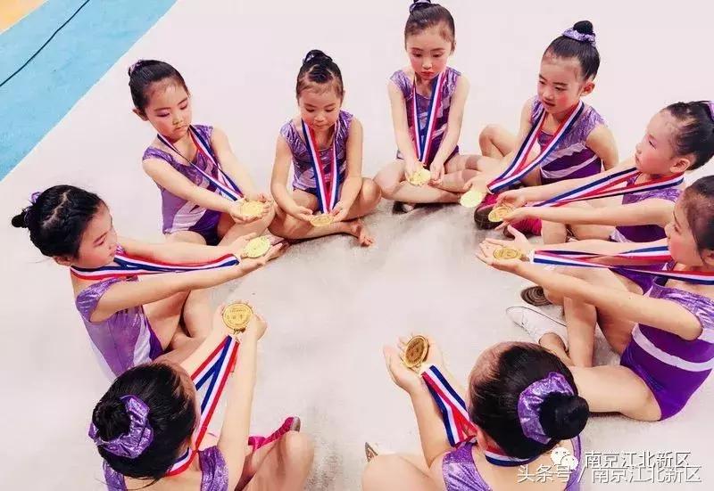 这个六月,看新区这群娃娃挥汗如雨战金陵!