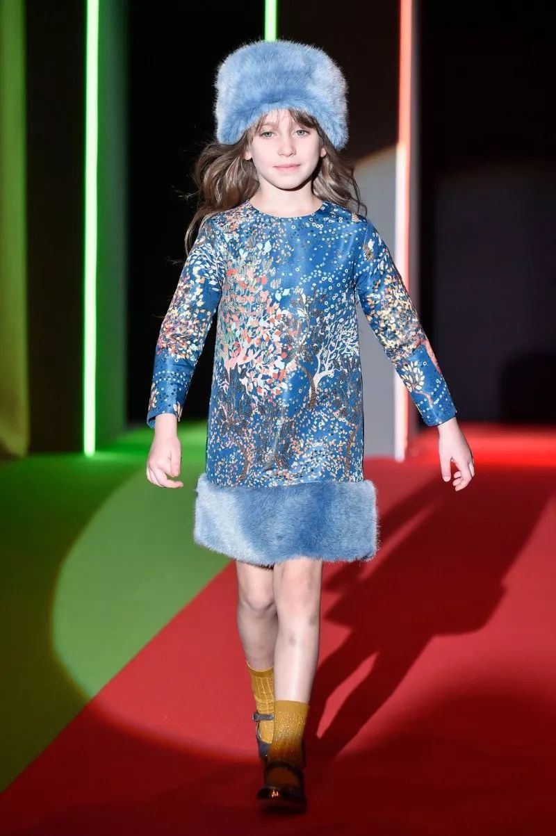 大牌女童装6-12岁潮款高级感,洋气时髦女童装1-4岁