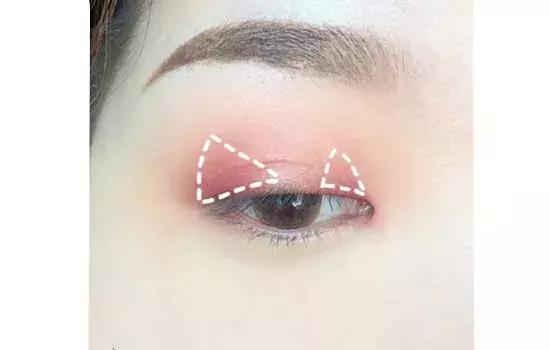 眼影画法新手易学日常妆,新手眼影画法教程日常妆