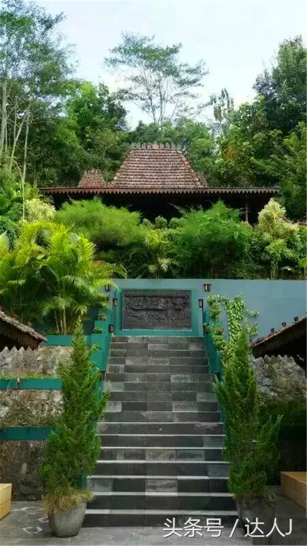 布罗莫火山要走多远,布罗莫是活火山吗