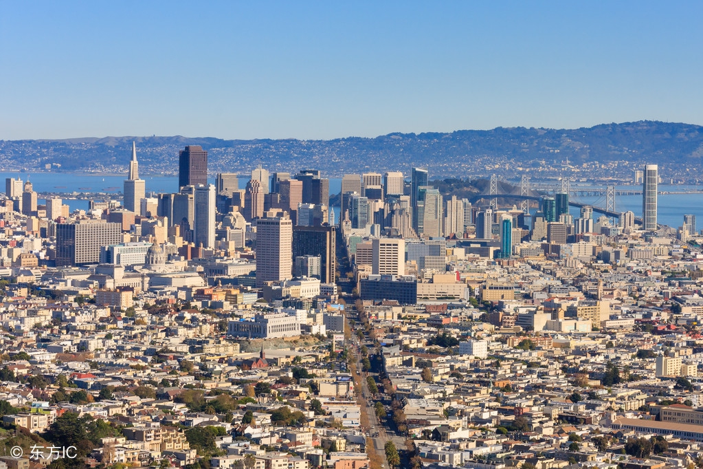 每个爱傻笑的人心里有放不下的痛,每个爱傻笑的人都有放不下的痛