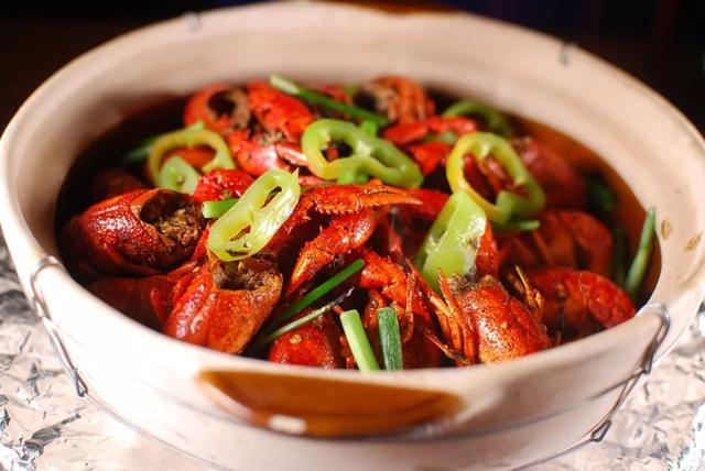 西安最好吃的蒜香小龙虾,西安爆火的小龙虾