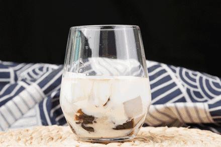 自制龟苓膏清热消暑的必备饮品,龟苓膏比秋梨膏更能解暑热