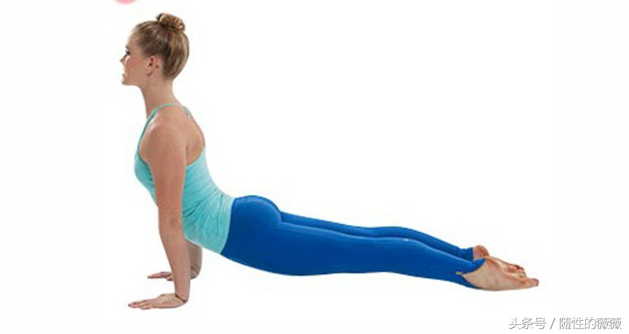 哑铃瑜伽训练动作,瑜伽基本动作哑铃锻炼方法