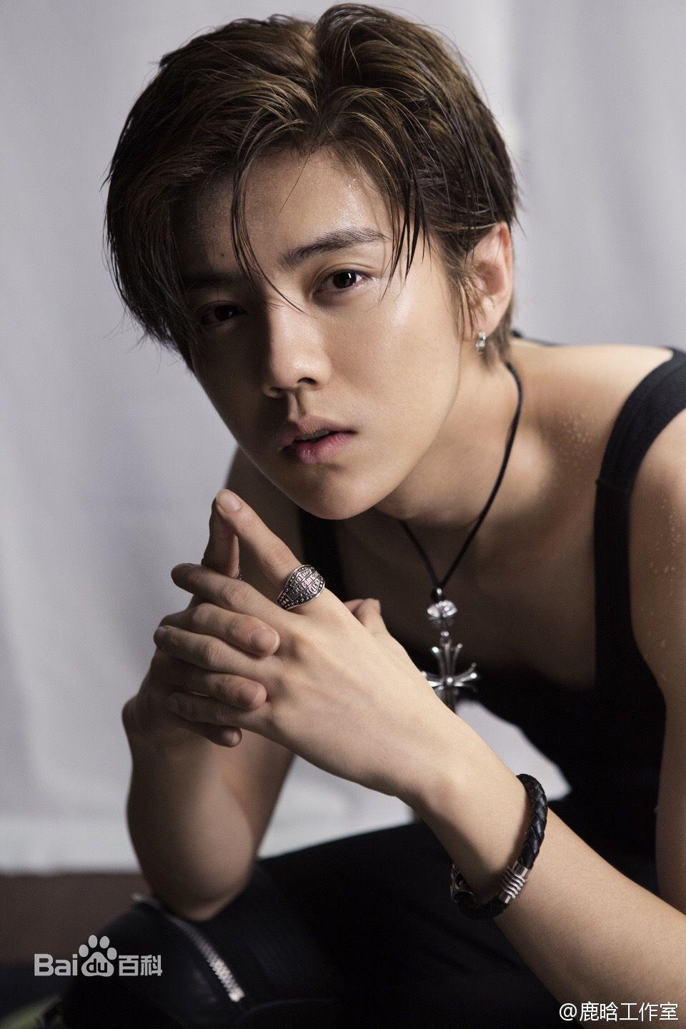 鹿晗奔跑说唱,鹿晗2018年踢球