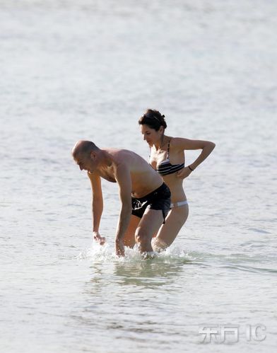 齐祖教练员身份第一次回到皇马,齐祖带皇马逆转奇迹