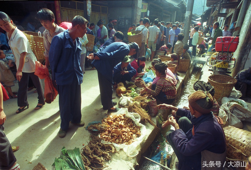 相机记录德昌端午节19年传统端午在大凉山非常火爆今年县政府主办值得期待