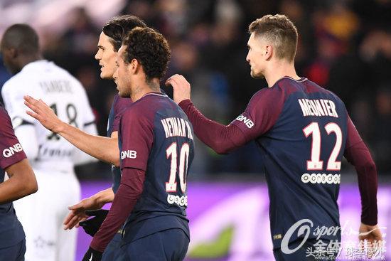 8年从邮差干到世界杯，你不坚持怎知道队友是内马尔