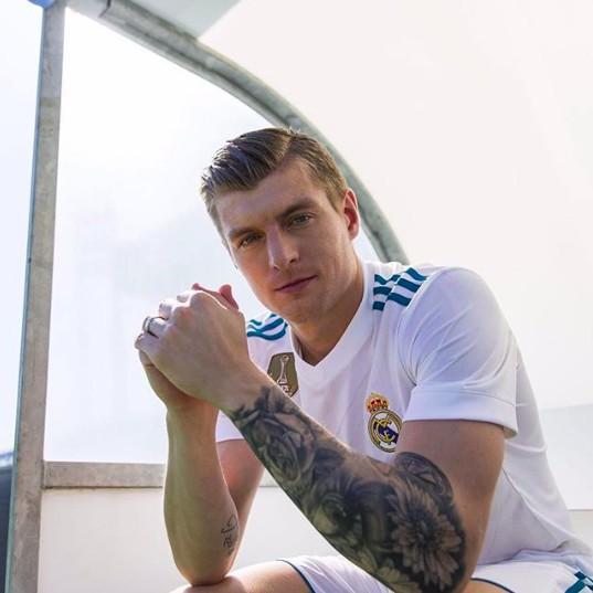 世界杯球星西装霸气出场,世界杯德国队男团西装出场