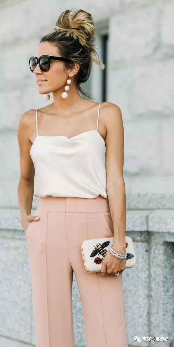 朴信惠戴的黑天鹅项链,朴信惠珍珠