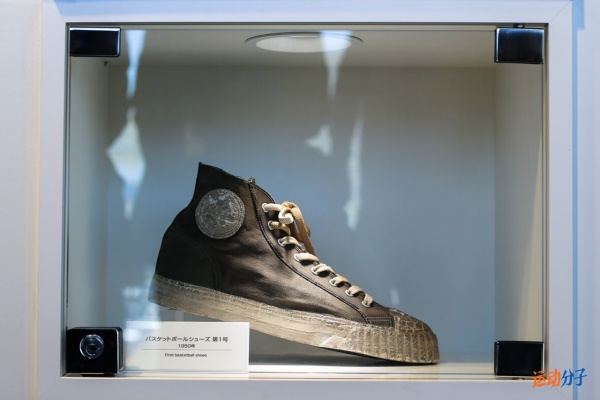 asics跑鞋历史,asics亚瑟士跑鞋之王从何而来