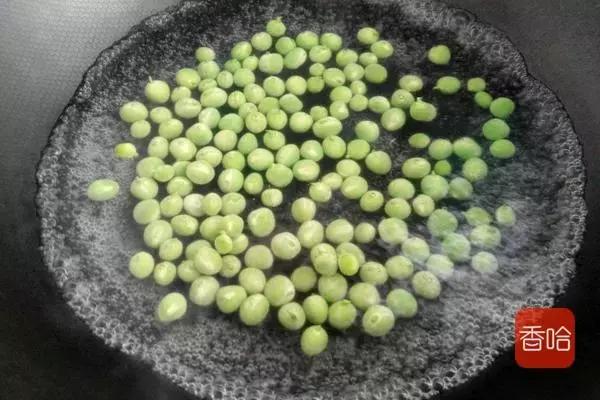 怎样做豌豆炒菜吃的多,豌豆炒米饭最好吃的做法