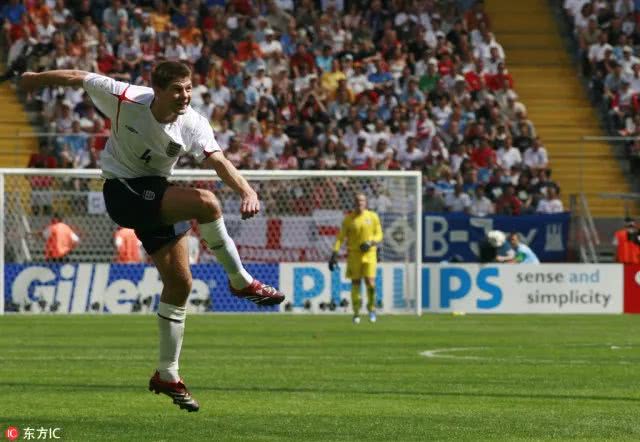 绿茵场上最美的你,绿茵场留下我拼搏的足迹