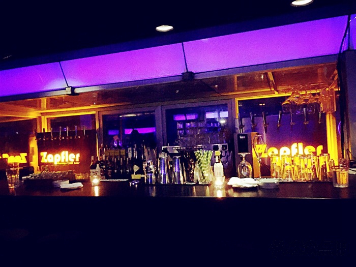 毕业季碰上世界杯，还不去南京清吧小酌一杯？