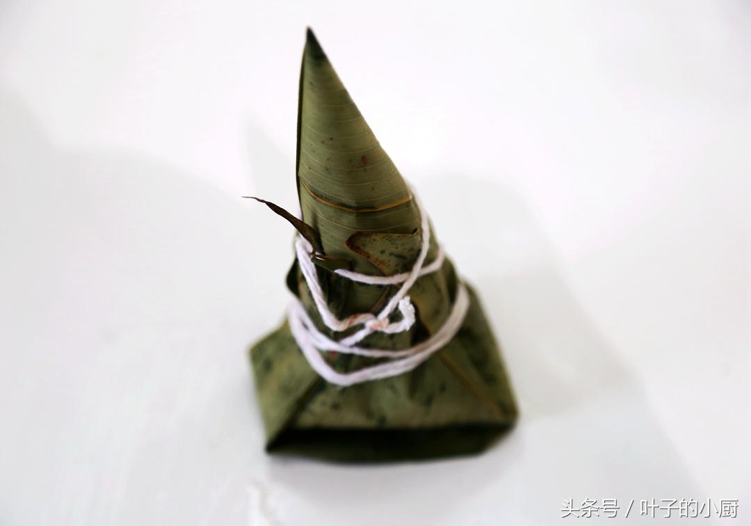 不会包粽子简单的蒸一下,不会包粽子的慢动作